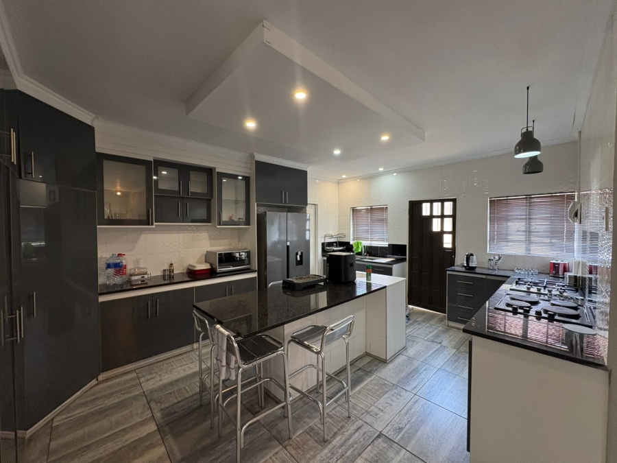 4 Bedroom Property for Sale in Waterval East North West